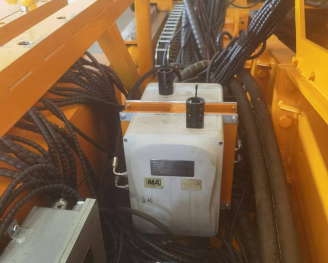 提升煤礦設(shè)備管理效率：石家莊煤機(jī)掘進(jìn)機(jī)齒輪系統(tǒng)在線油液監(jiān)測應(yīng)用